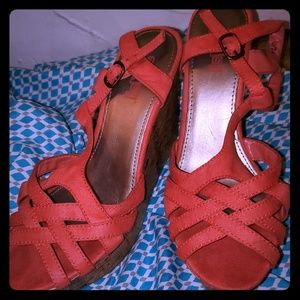 Salmon colored wedges